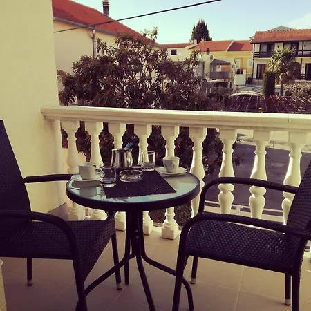 Apartment Ante *