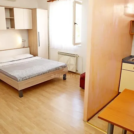 Apartment Ante *