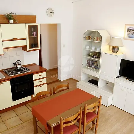 Ante Apartment